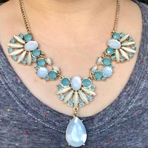 NWOT Green & Yellow Statement Necklace